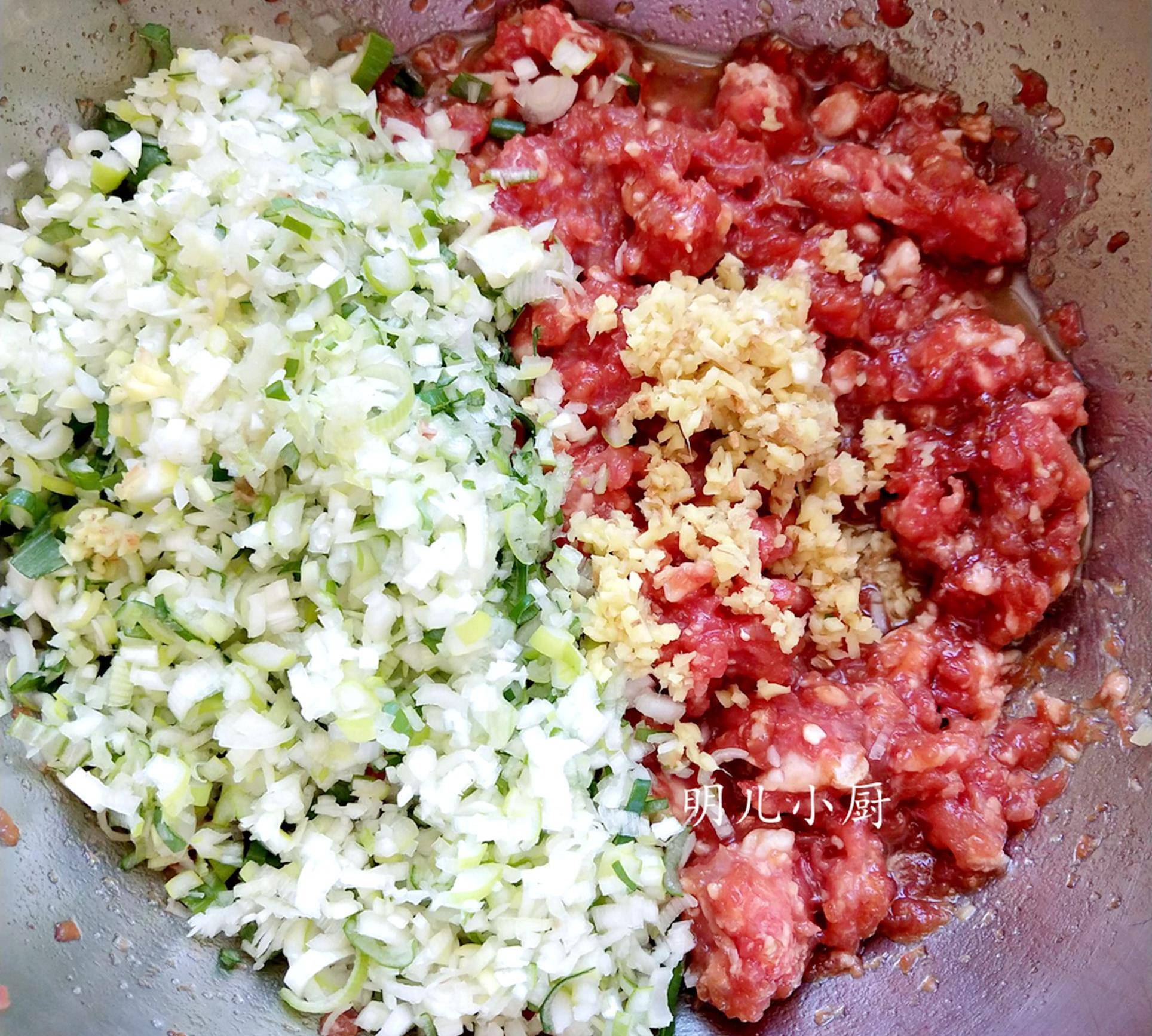 包羊肉馅饺子,一定要多加这3种调料,才会肉嫩不膻一咬满口汤汁_升降