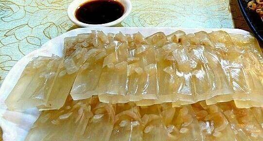 吃了30多年的猪皮冻,才知道正确做法,难怪之前煮的皮冻腥味重_油脂_清水_加入适量