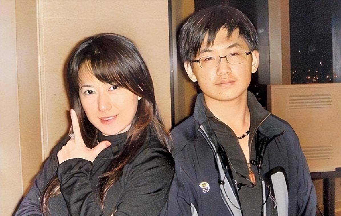 离婚25年后,戈伟如独自带娃似少女,林志隆儿女双全幸福美满_丈夫_生活