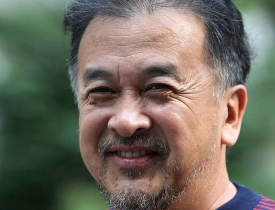 黄宏一脸胡子拉碴傻笑,网友:能全身而退真厉害_整体_芳菲_小品