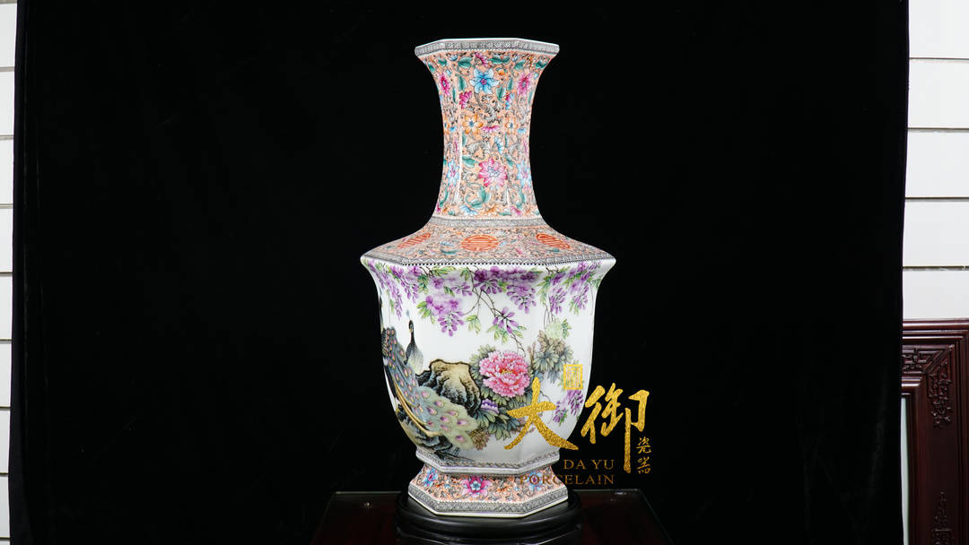 瓷器知识|| 彩瓷之王唯粉彩，瓷届精灵当之无愧，粉彩价值知多少