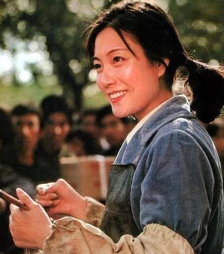 原创演员陈不理会家人的反对嫁给一个外国丈夫怎么样