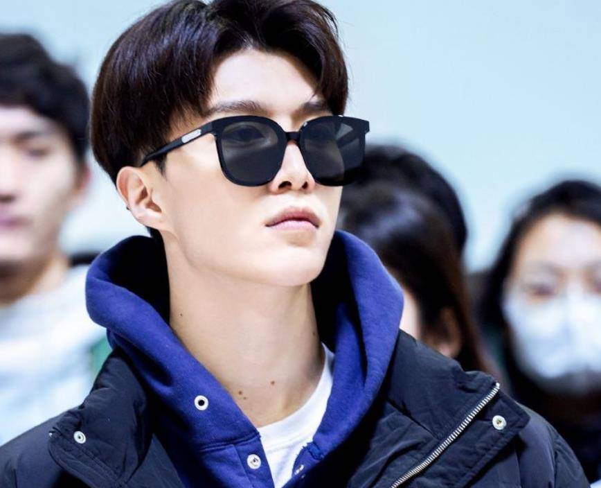 原创关晓彤又一青春剧来袭和范丞丞吻戏曝光光看路透就让人害羞了