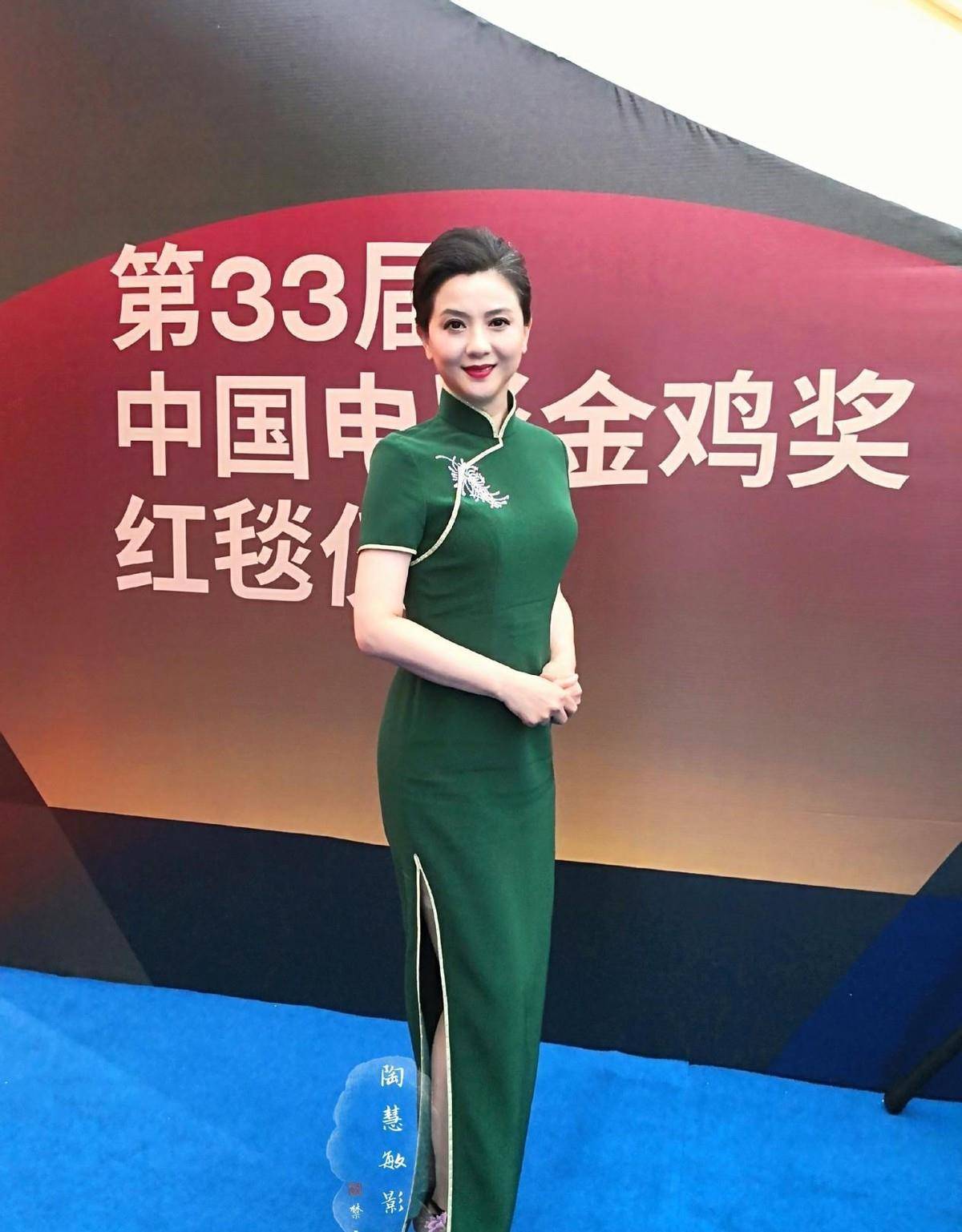 原创陶慧敏真不适合穿收腰裙肉感都被放大了出乎意料的高贵