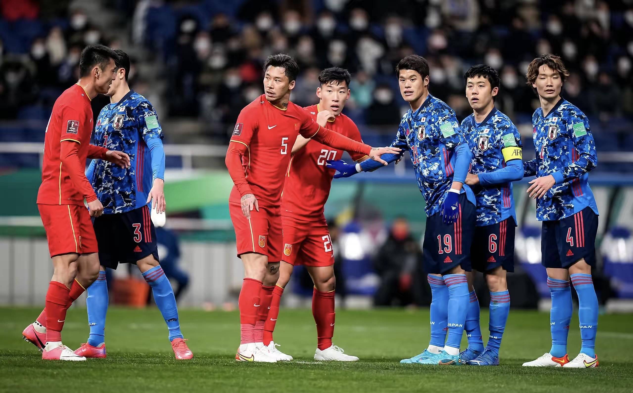 10到21日本太狠了决战国足盼降维打击21年不败冲冠军