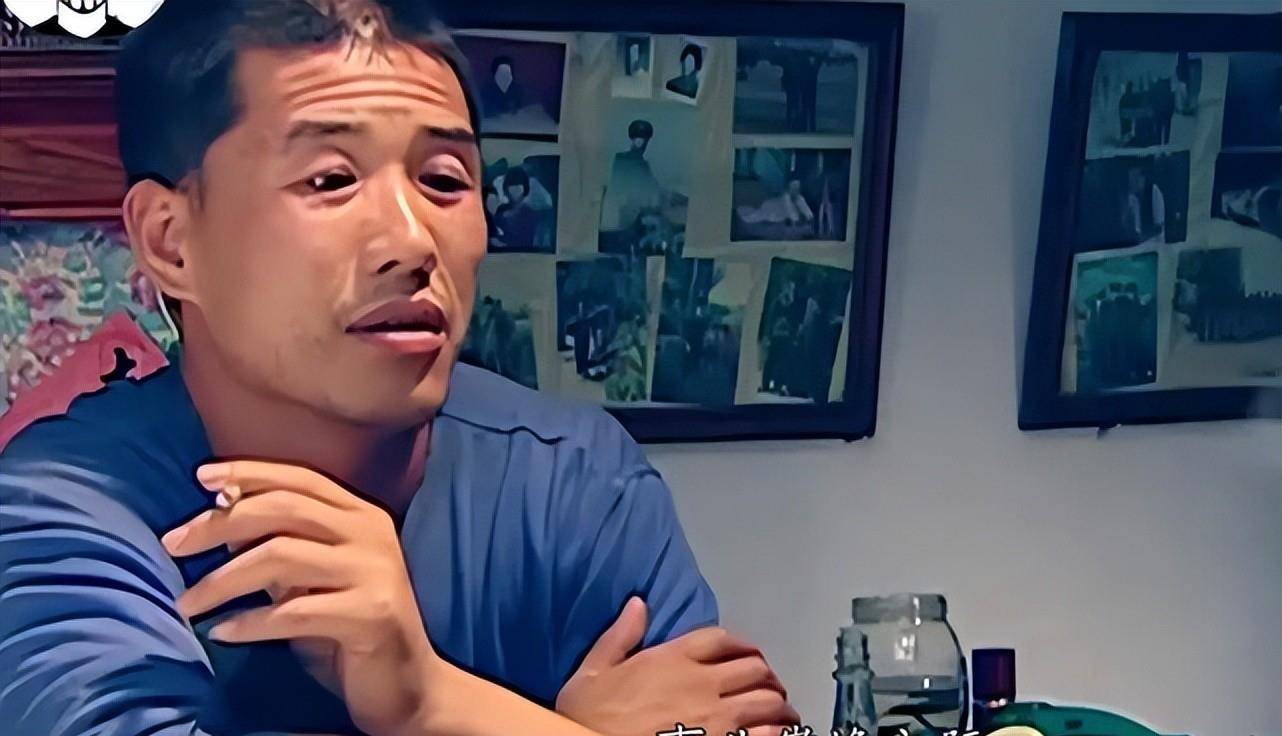 "赵四"关小平和本山传媒众演员同台,女儿仍称呼赵本山"师爷"_扮演者