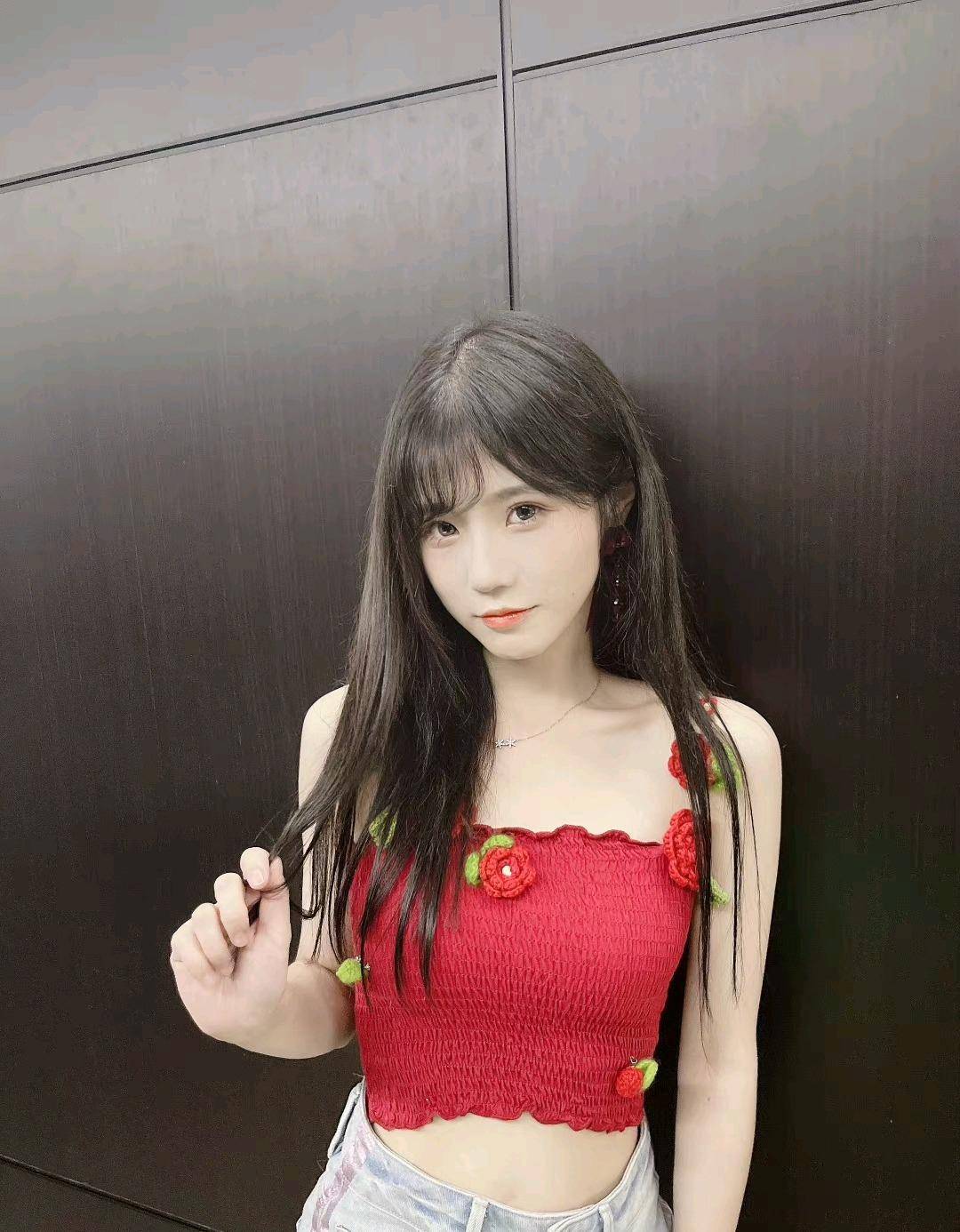 卢静(snh48六期生)江雨航江雨航(gnz48九期生)洪静雯洪静雯(snh48六期