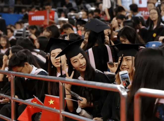 原创2万清华学子留美工作不是国外的空气多清甜学姐道出现实