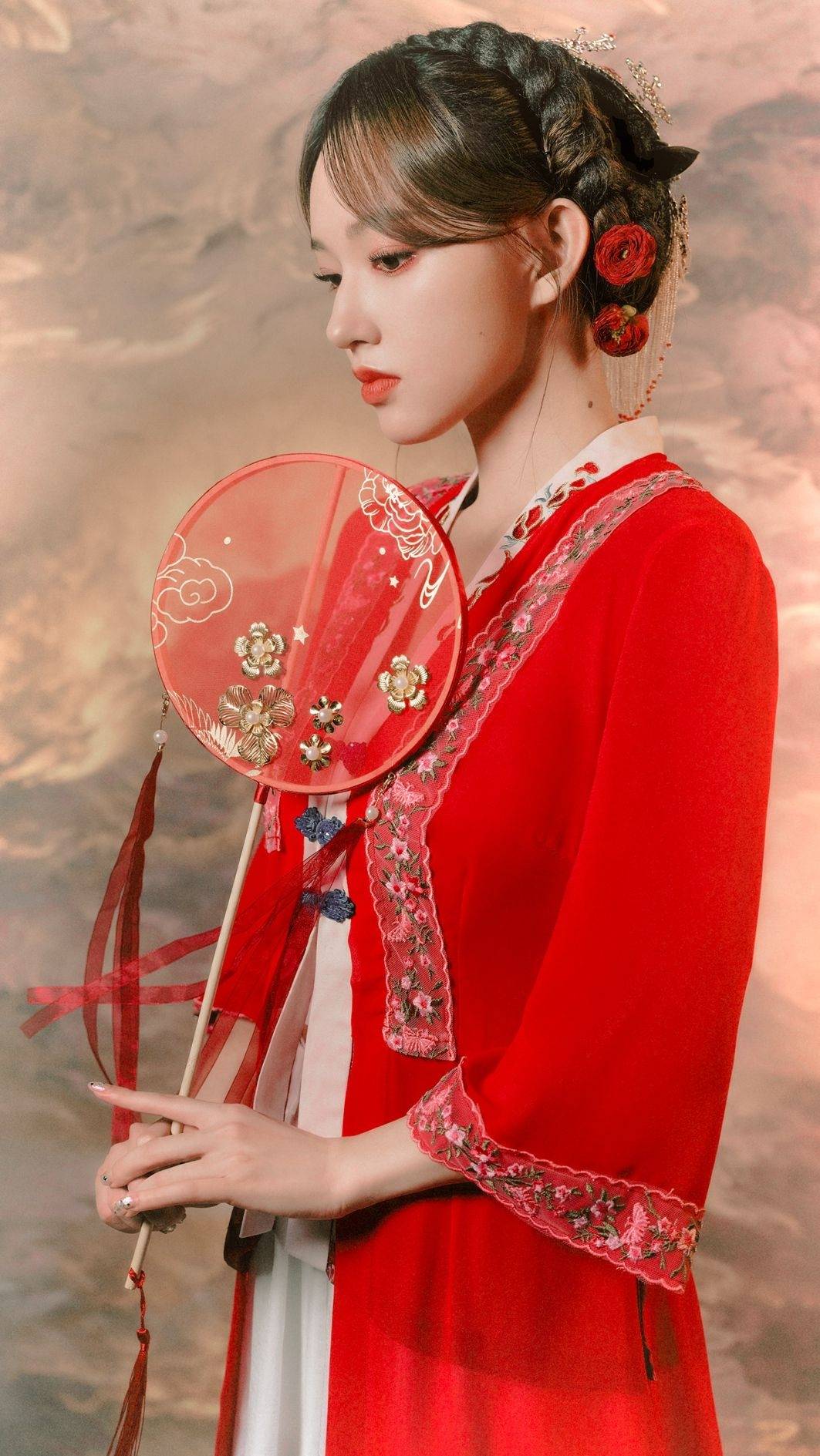 程潇红色纱衣仙气十足绝美写真