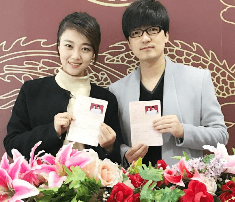 玖月奇迹:结婚两年后离婚,女方找了新搭档,男方却销声匿迹了_王小玮