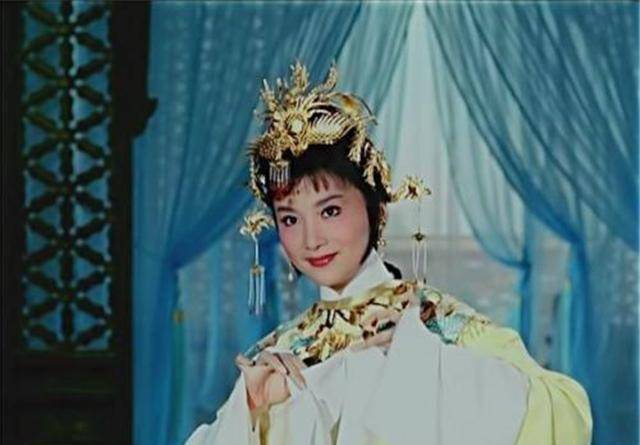 原创看到大公主夏梦年轻时的容颜才知道什么叫美了一辈子