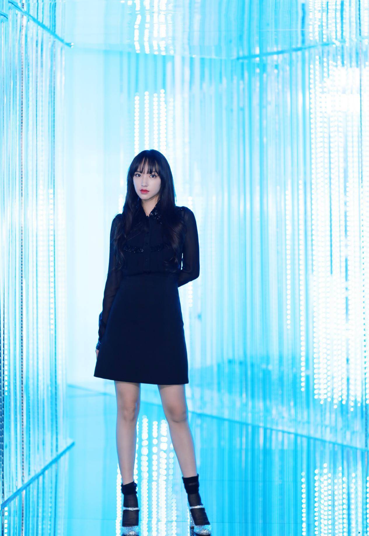 程潇唱跳俱佳,好身材才是穿搭的基础,百变造型展现少女青春活力_黑色