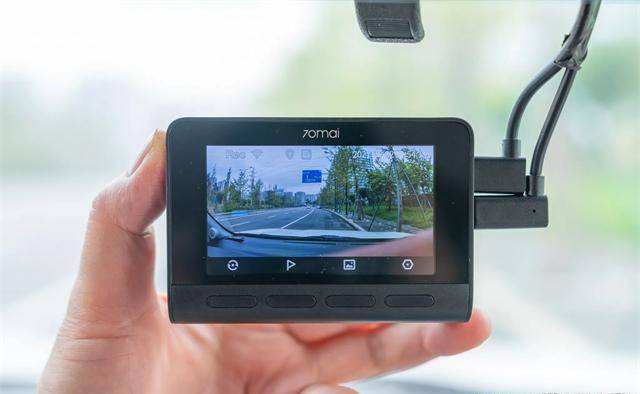 行车记录仪用不用定期清理?(行车记录仪不会保存怎么办)