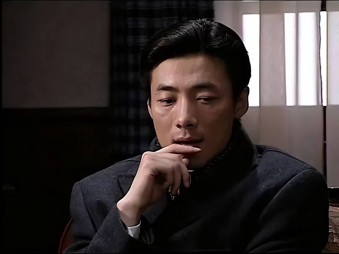 13年后,10位演员差距大,3位已嫁人隐退,男3号迷上整容_余则成_电视剧