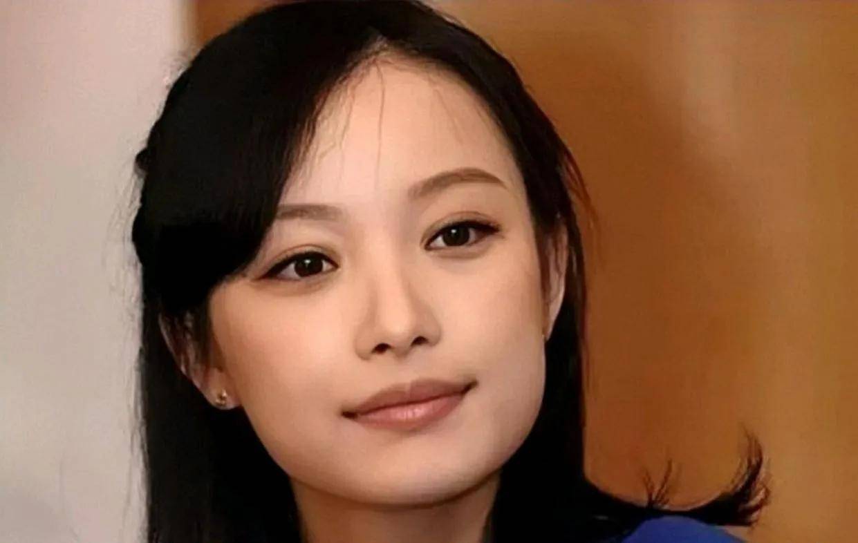 方脸耐老又耐看这5位女星年轻时美艳动人越老越有韵味很大气