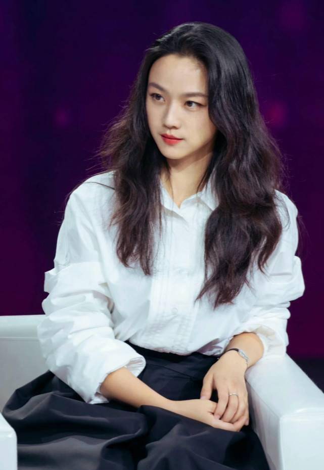 原创气质就藏在极简单品中汤唯的白衬衫穿搭好优雅高级感十足