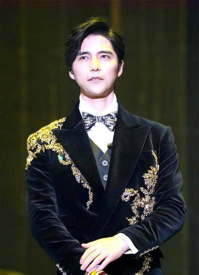 阿云嘎书生造型真是文雅!谁看了不惊讶下?_音乐_节目_歌曲