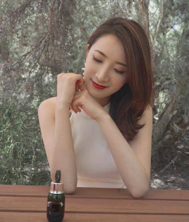 许婧被爆恋情,男友风格与陈赫反差大,网友:善良的女人值得爱_马蓉