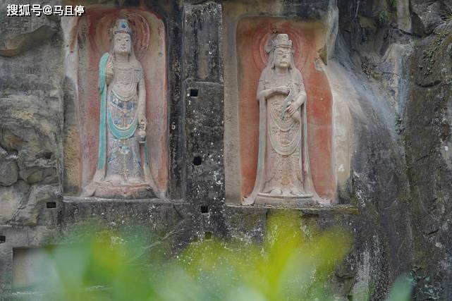 四川小城内的石窟,少有游客却是国宝石窟,藏着中国罕见双头佛造像