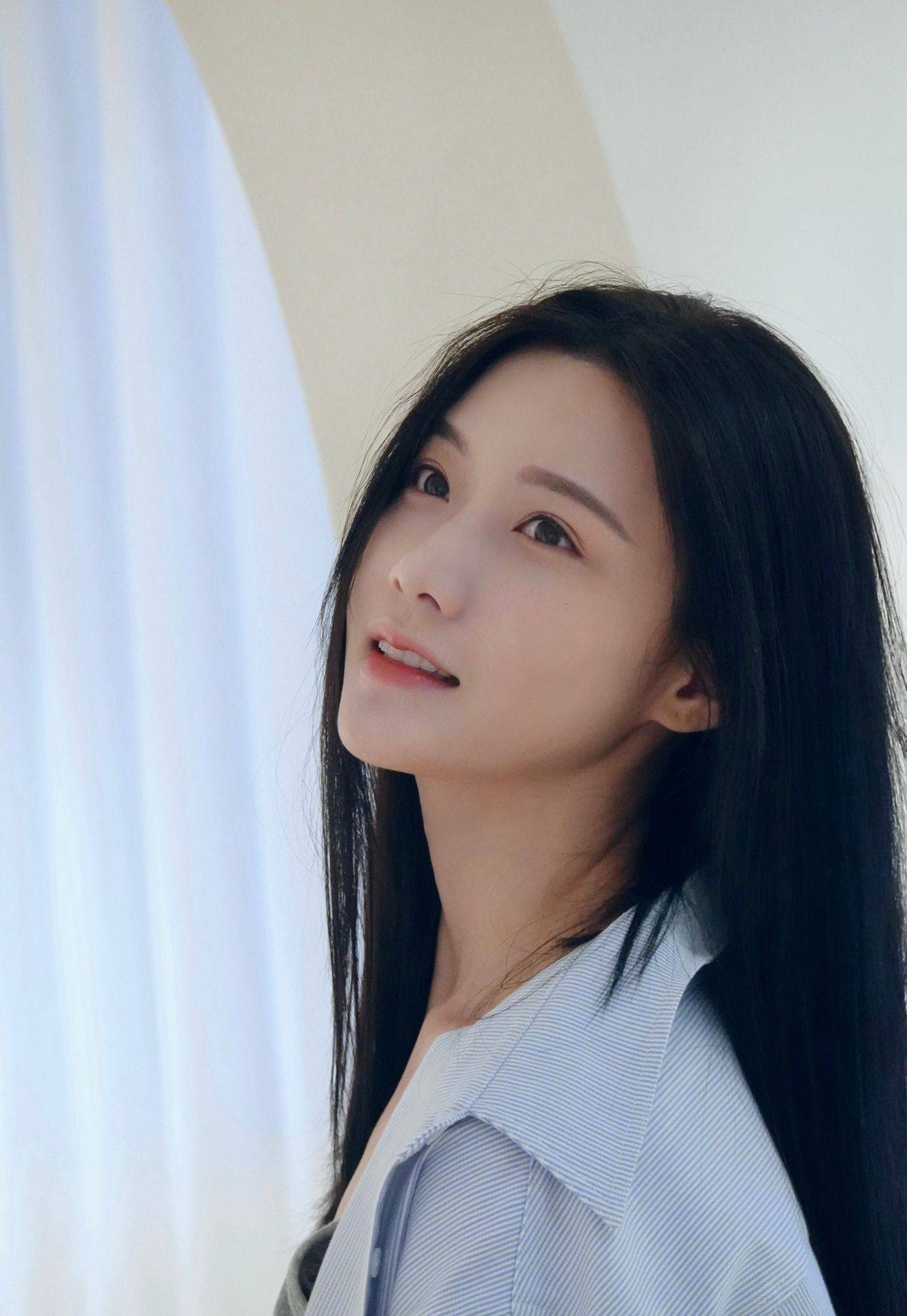 陈意涵披肩散发生活照合集_陈意涵_披肩