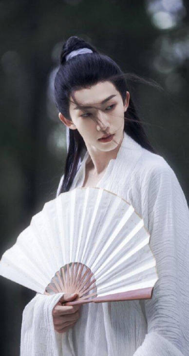 刘宇不愧是国风美少年穿上汉服仙气飘飘太帅了