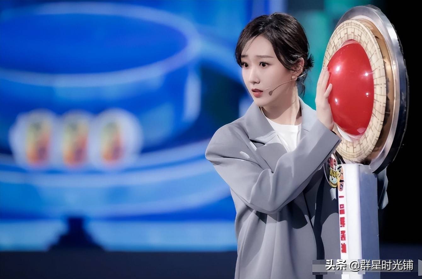 90后王嘉宁:主持节目渐入佳境,可盐可甜成央视新宠,惊艳众人_王佳宁