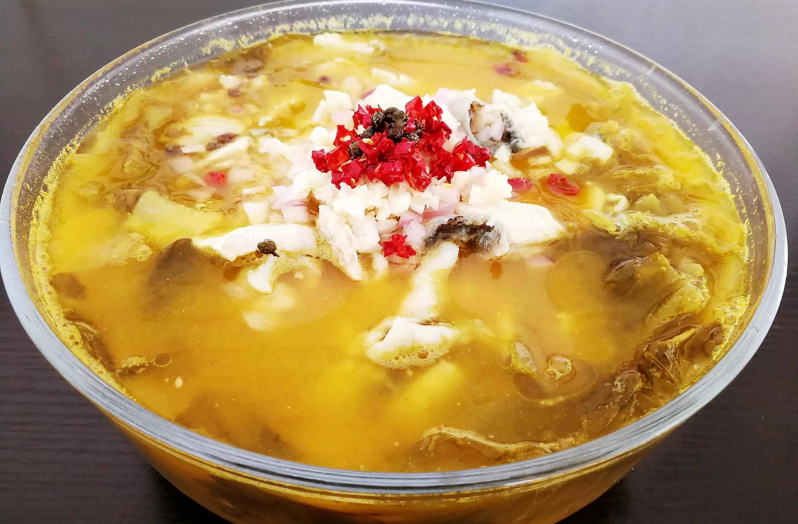 教你做个开胃下饭的金汤麻辣酸菜鲈鱼_备用_鱼肉_鱼汤