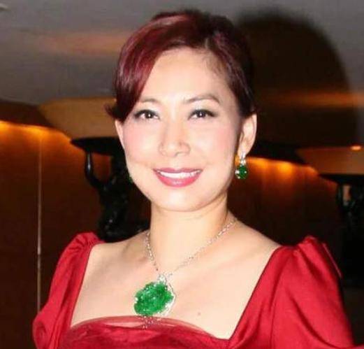 原创邝美云曾拒当何鸿燊五太情断吕良伟今56岁成黄金单身婆