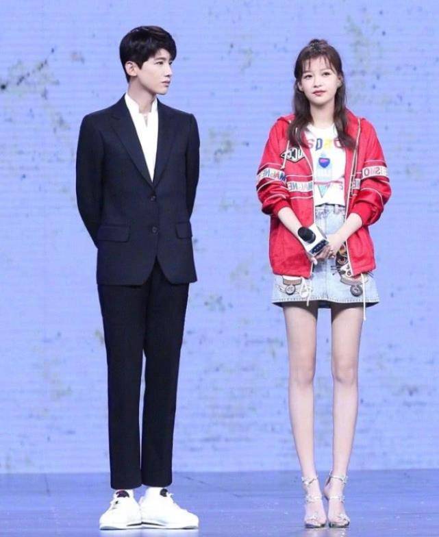 孙怡厉害了,穿"a字裙"和183白敬亭同台,这腰线让女生们崩溃_造型_辣妈