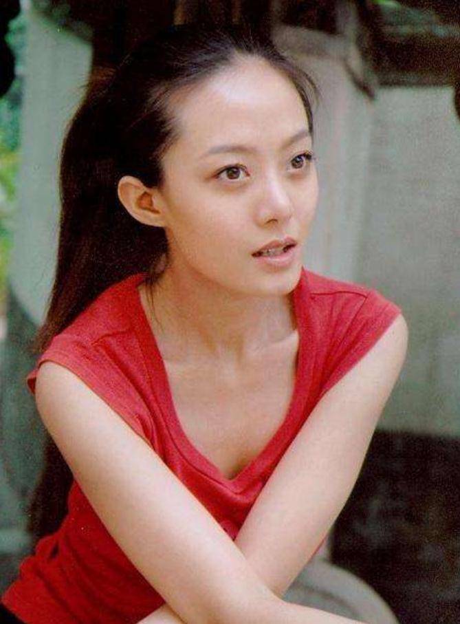 她12岁开始演戏,23岁凭一剧走红,如今退圈10年被遗忘_齐中旸_演艺圈