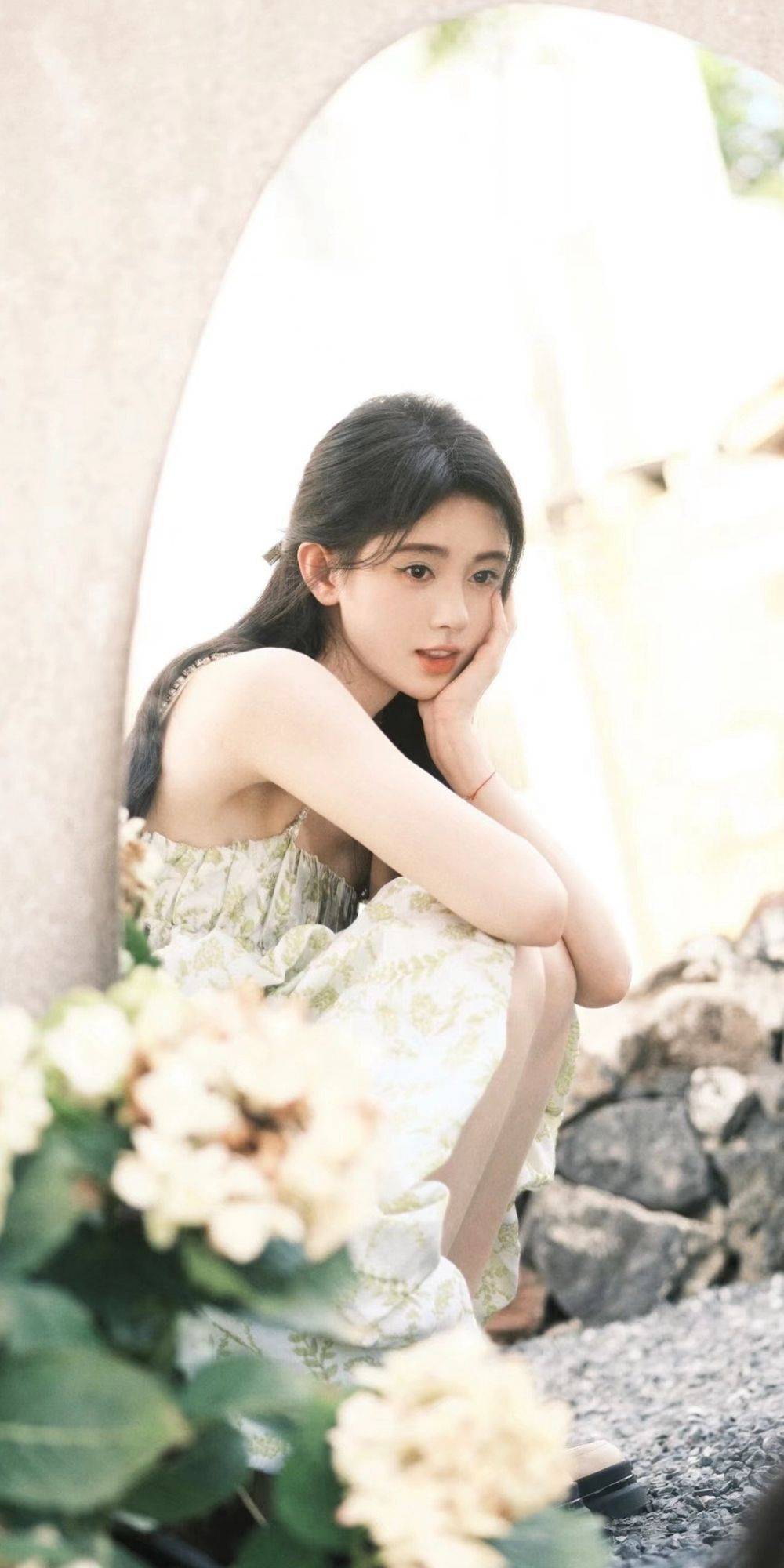 鞠婧祎吊带碎花连衣裙性感写真_鞠婧祎_吊带_写真