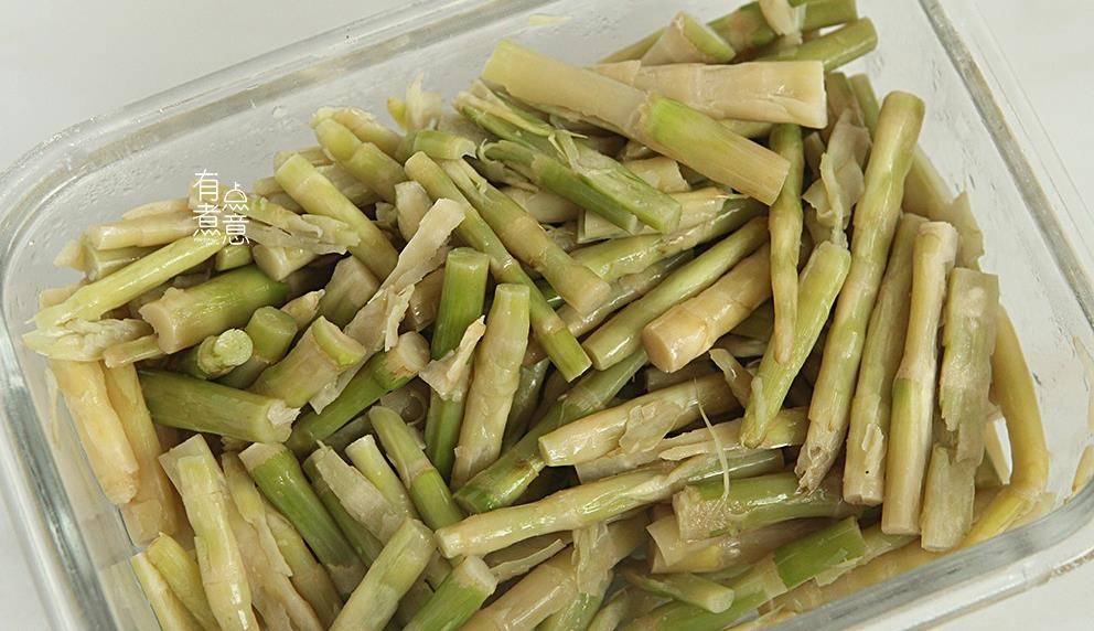 广东"霉笋"不一般,味道难闻但吃起来香,朋友:比酸