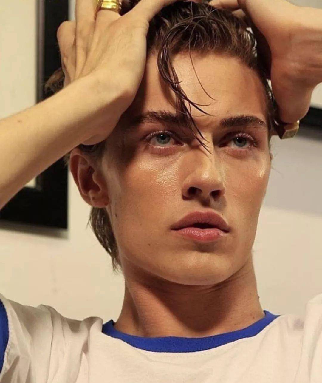 年仅21岁的男模幸运蓝lucky blue smith结婚了_因为_nara_消息