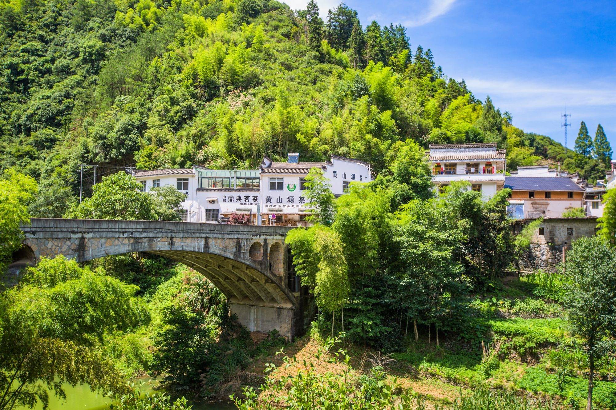 安徽黄山洽舍乡，小众安逸充满古韵，有秀丽的自然风景和徽派风情