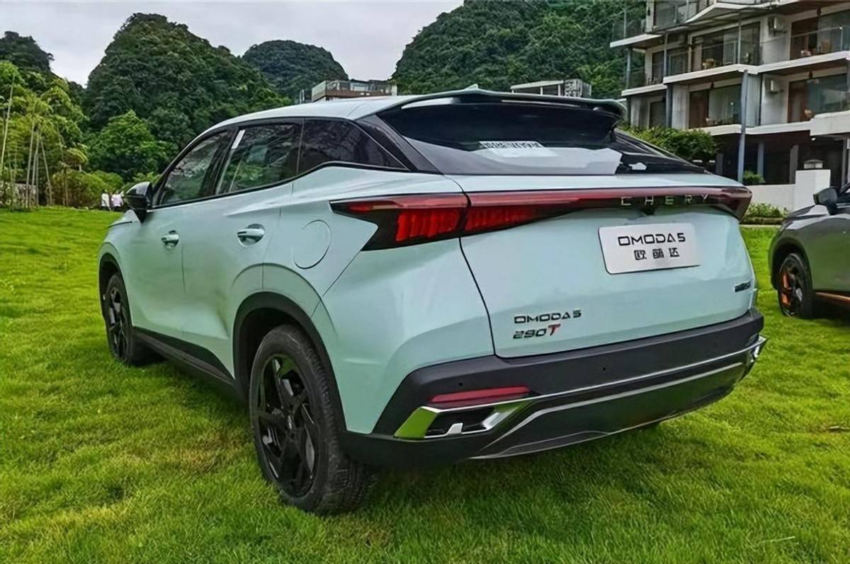 时尚轿跑suv奇瑞欧萌达正式上市