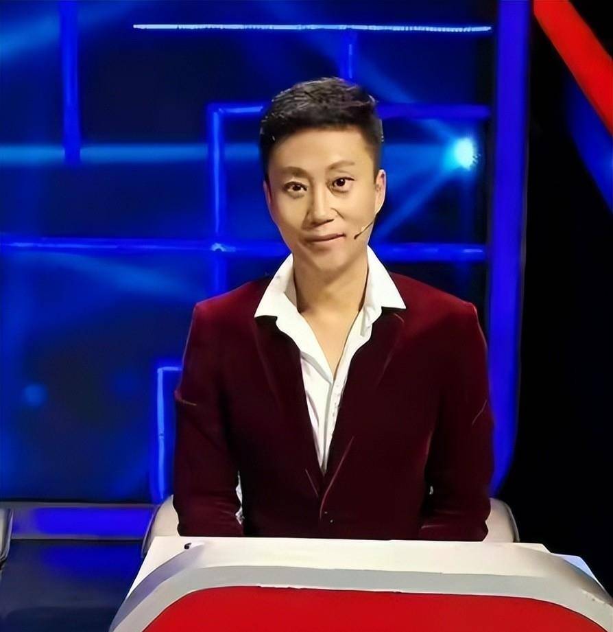 著名歌手耿为华:五十多岁仍旧单身,在高铁上高调唱歌惹人非议_郑佳并