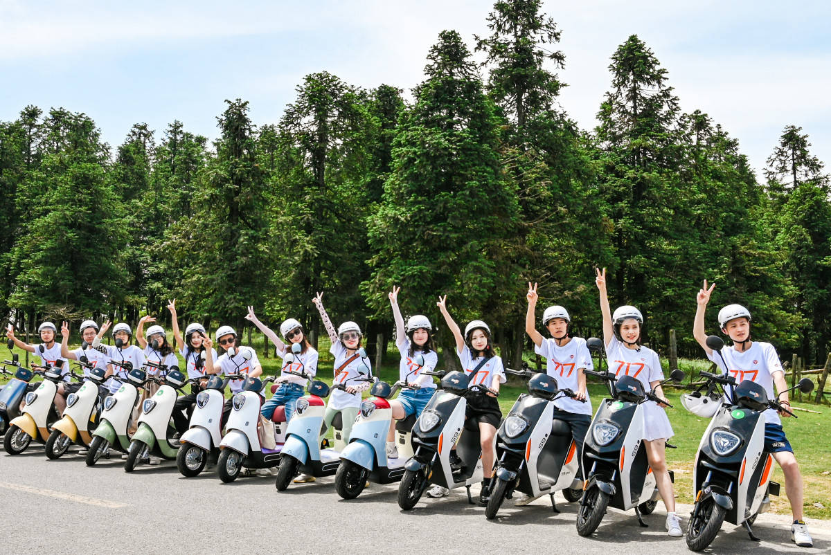 线下排起长队,第六届717骑行节赋能雅迪电动车销量创新高_用户_冠能_