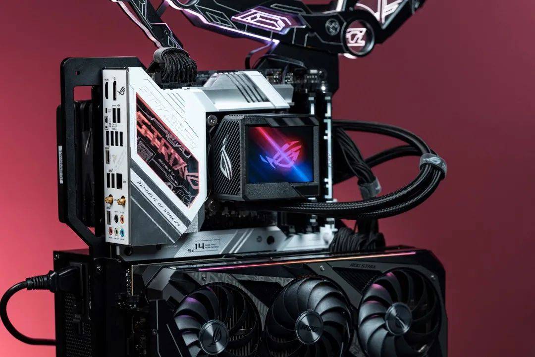 沫子mozz的这套电竞装备你们馋不馋