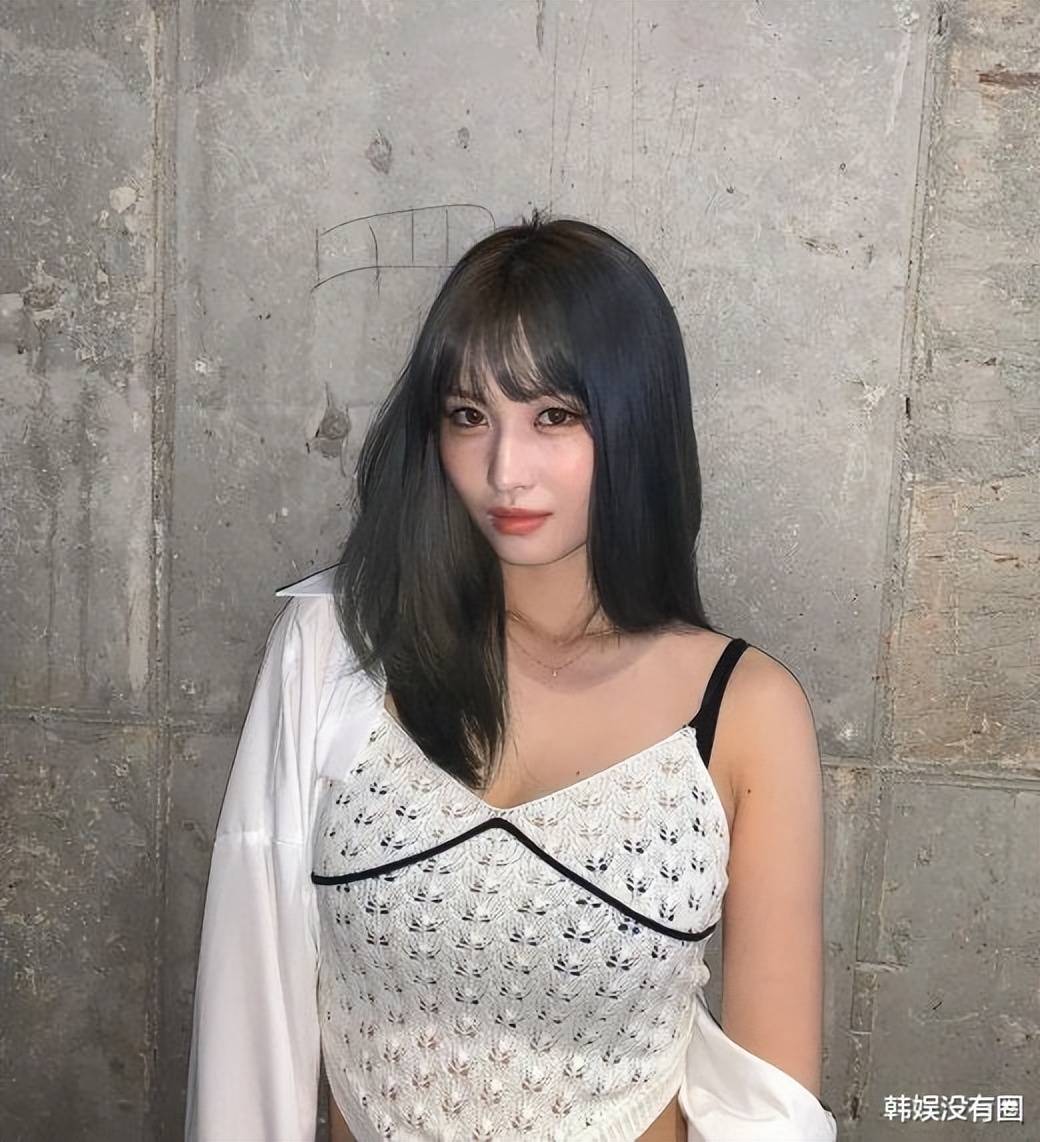 twice momo晒性感私照,尽情炫耀丰满身材_陌陌_照片_魅力