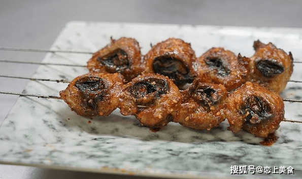 东北最牛的烧烤摊除了老板啥都敢烤吃货们都服了