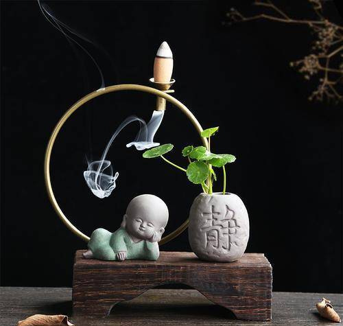 禅意文字一:人傻不是毛病,不虚就行;人精不是问题,不坏就行;善于利用