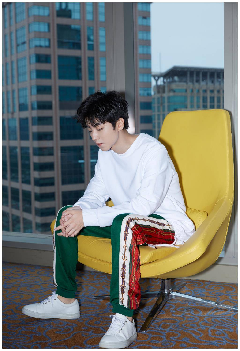 原创王俊凯气质少年养成计划牛仔装搭配细框眼镜文艺清新风