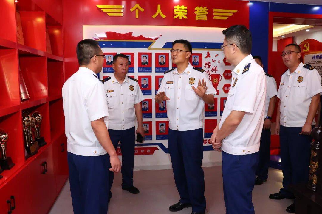 山西省消防救援总队政治委员杨守成深入吕梁开展调研指导工作