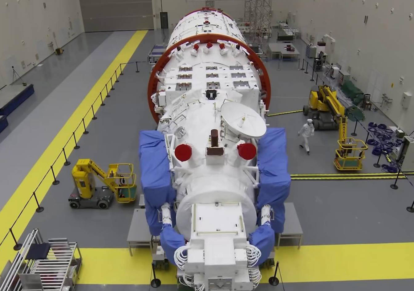 载人航天新高峰!问天实验舱:机械臂,气闸舱,睡眠区样样俱全_空间站_工