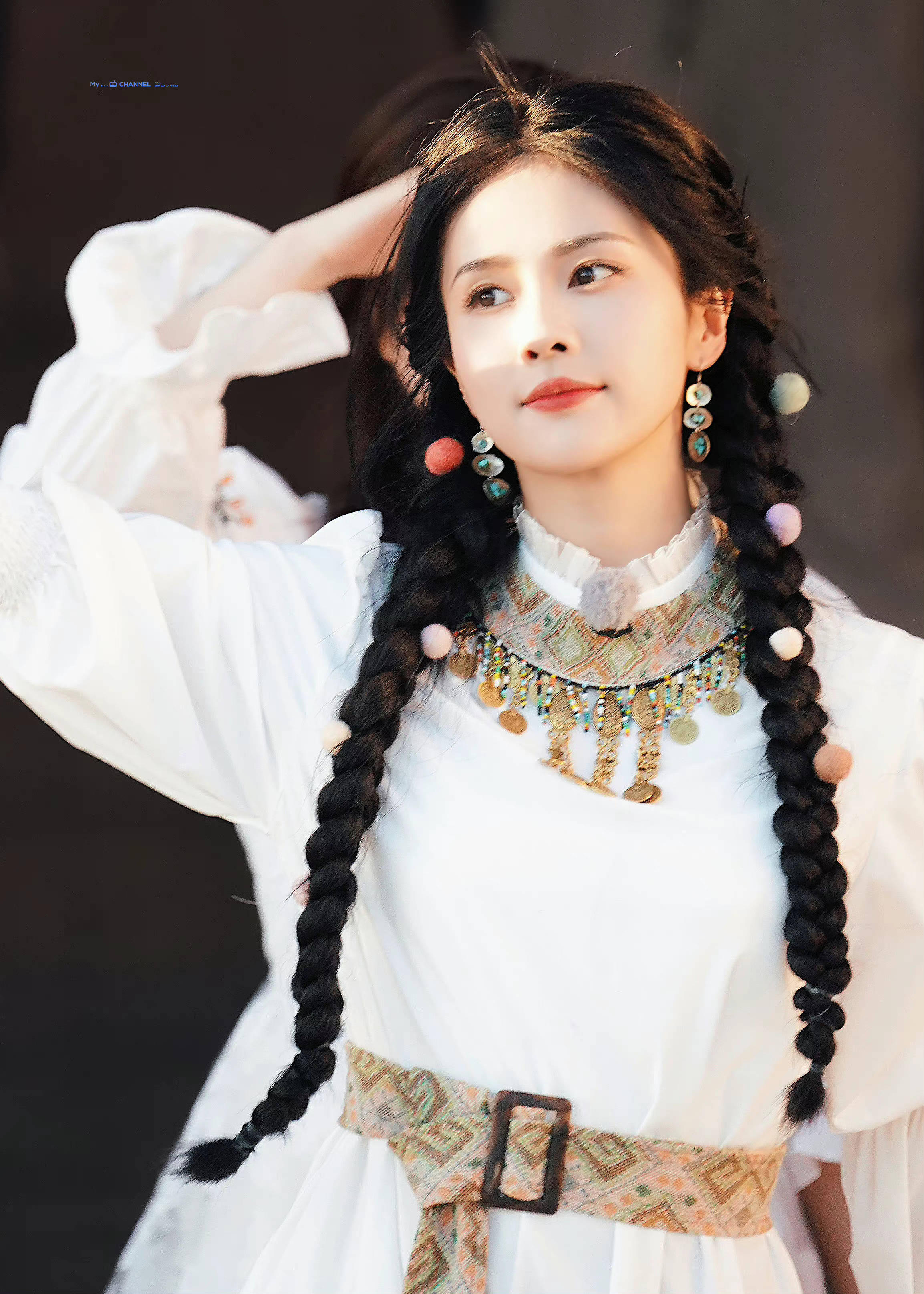 连看10期《奔跑吧》,我心生感慨,白鹿可真是个综艺"开心果"啊_节目