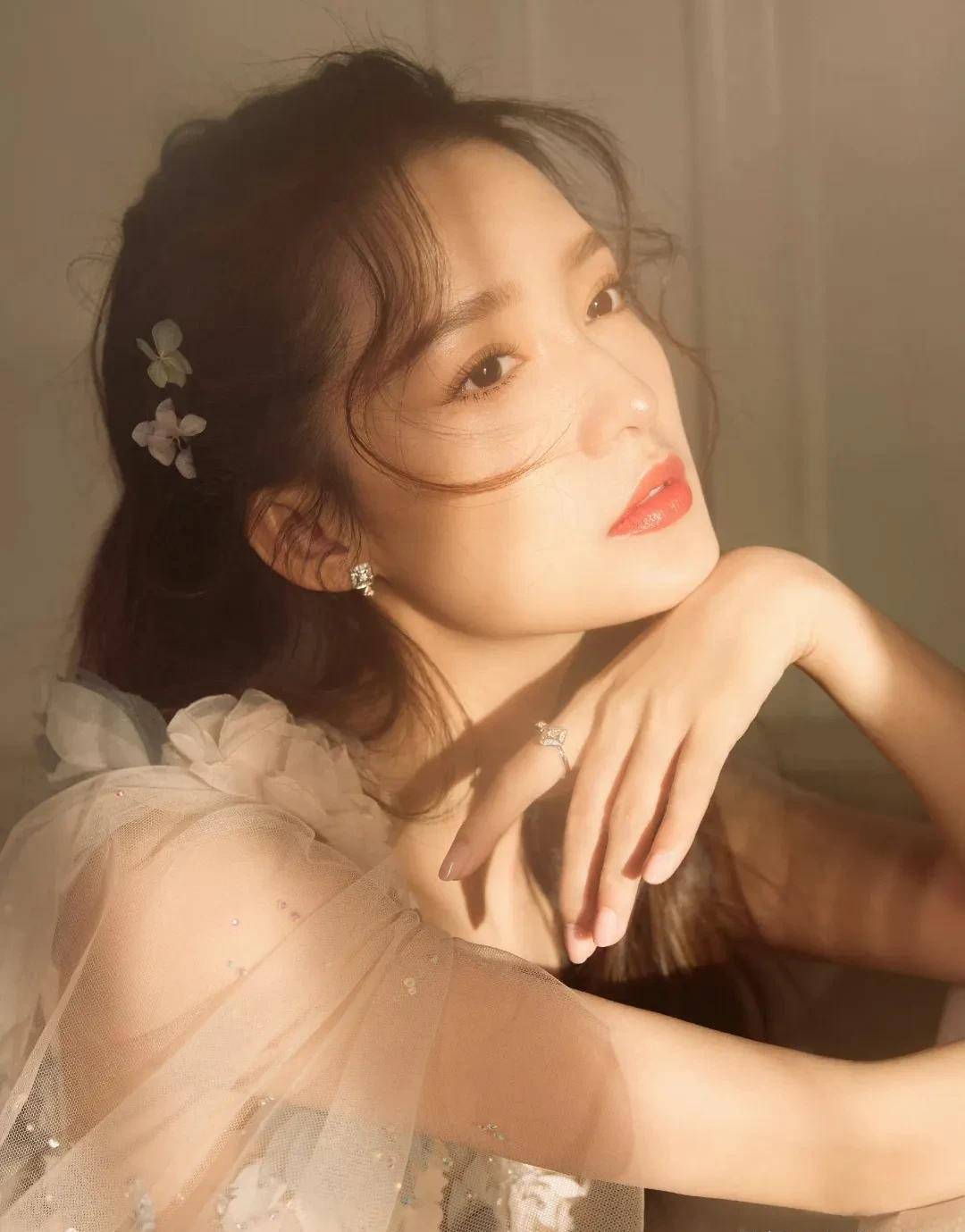 拥有精致小脸的女星,我只服这5位,最后一位被白敬亭置顶八年_李沁