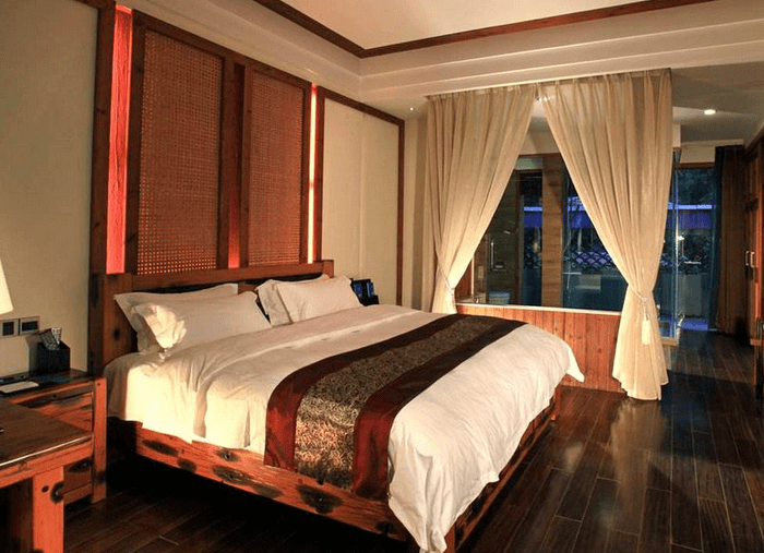 原创为什么女生单独住酒店最好不要关厕所灯退休服务员告诉你原因