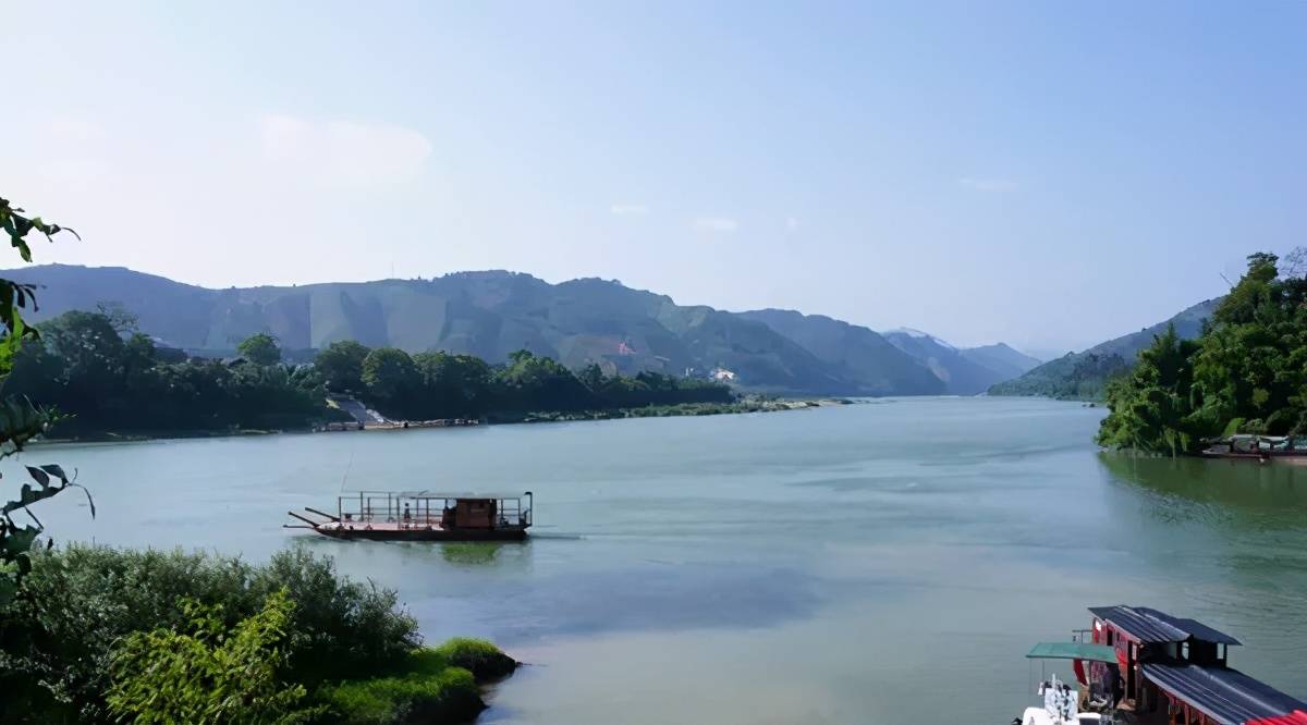 中国唯一“漂”在水上的古镇，想进去只能坐船，关键是不收门票钱