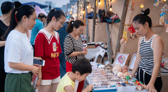 普陀周末文化夜市开市啦！一起来吹晚风、听音乐、逛市集