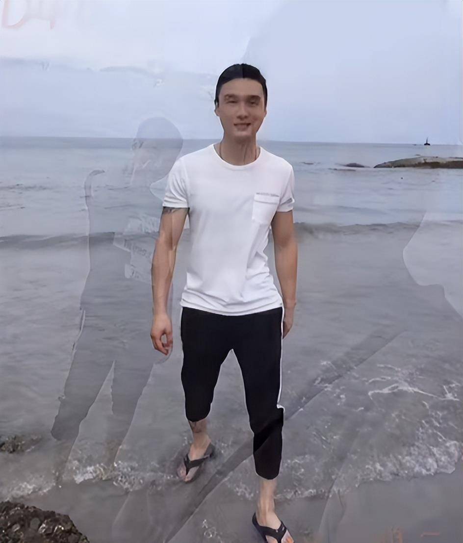 经过一段时间的接触后,她觉得俞东是一个阳光开朗